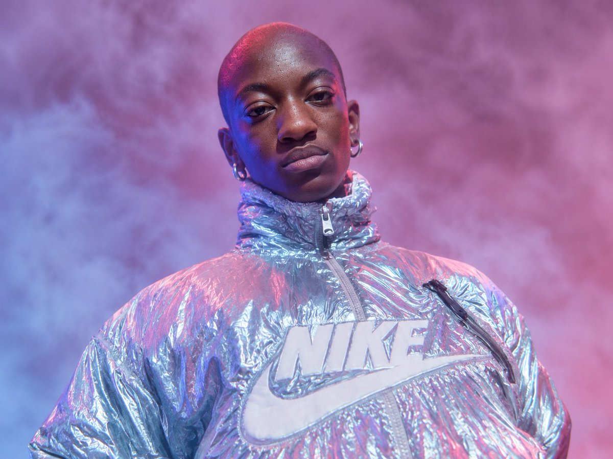 Neon-Holografisches Streetwear-Porträt