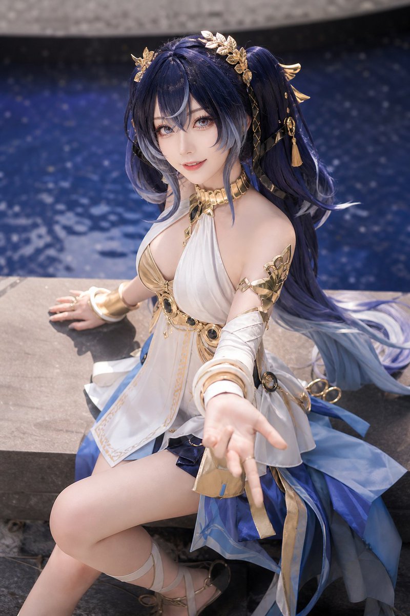 Cosplay Fotorealistico Dea Blu dell'Acqua (1/2)