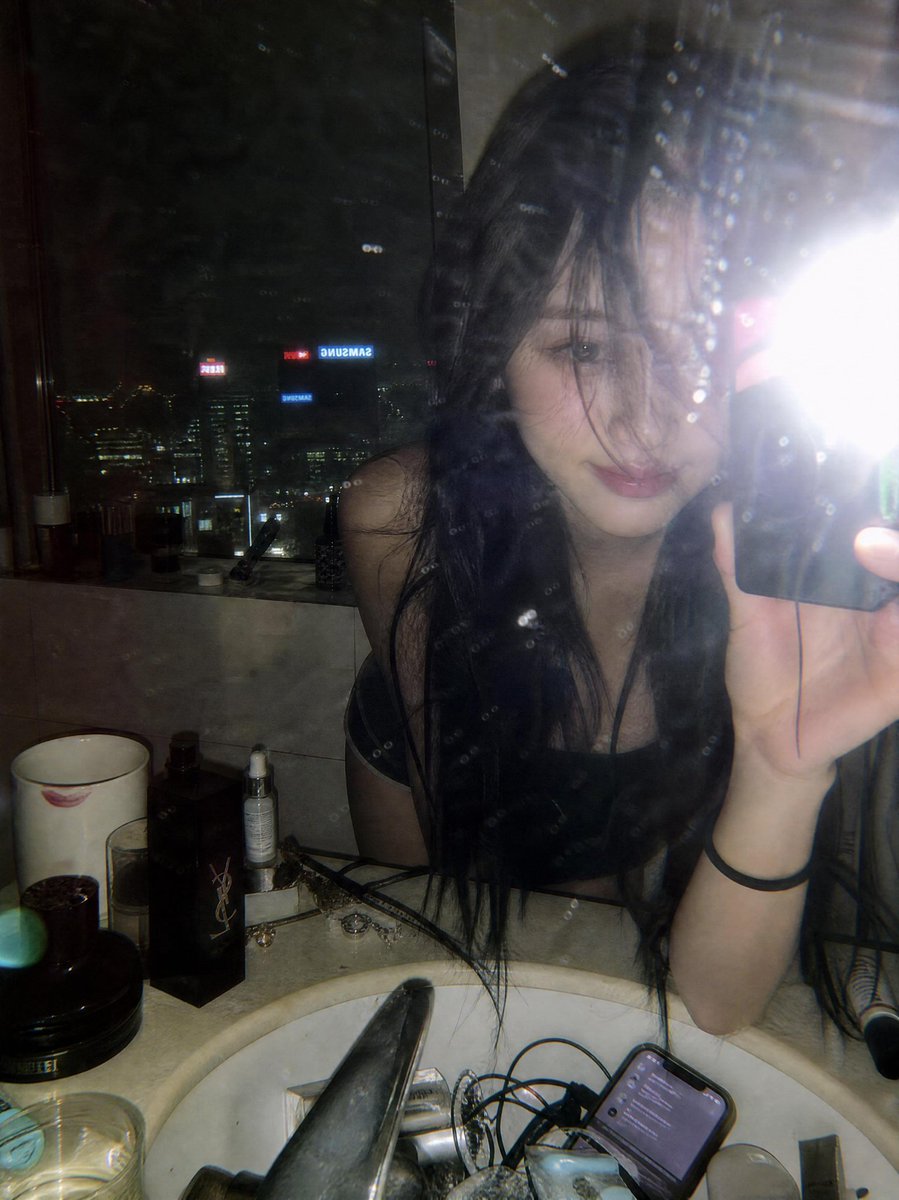 Selfie de Espelho com Flash Y2K (1/2)