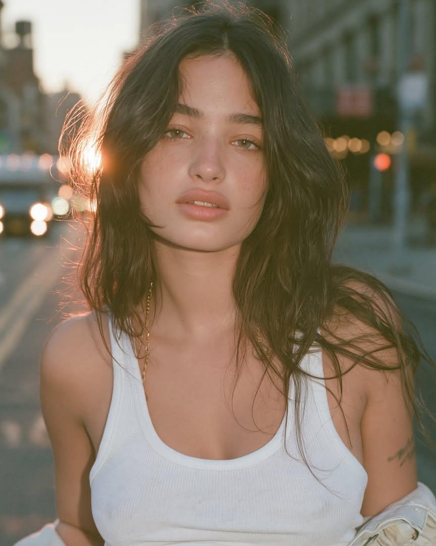 Filmischer Golden Hour Urban Portrait