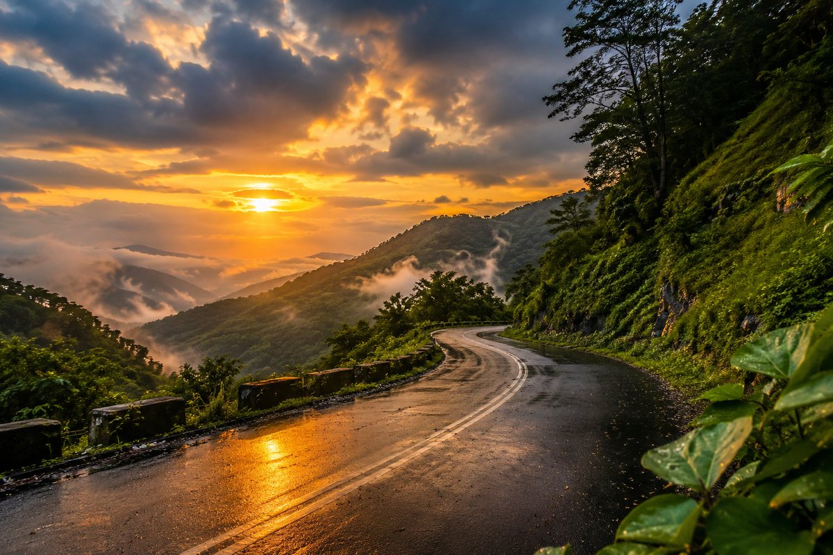 Impresionante Atardecer en Carretera de Montaña (1/2)