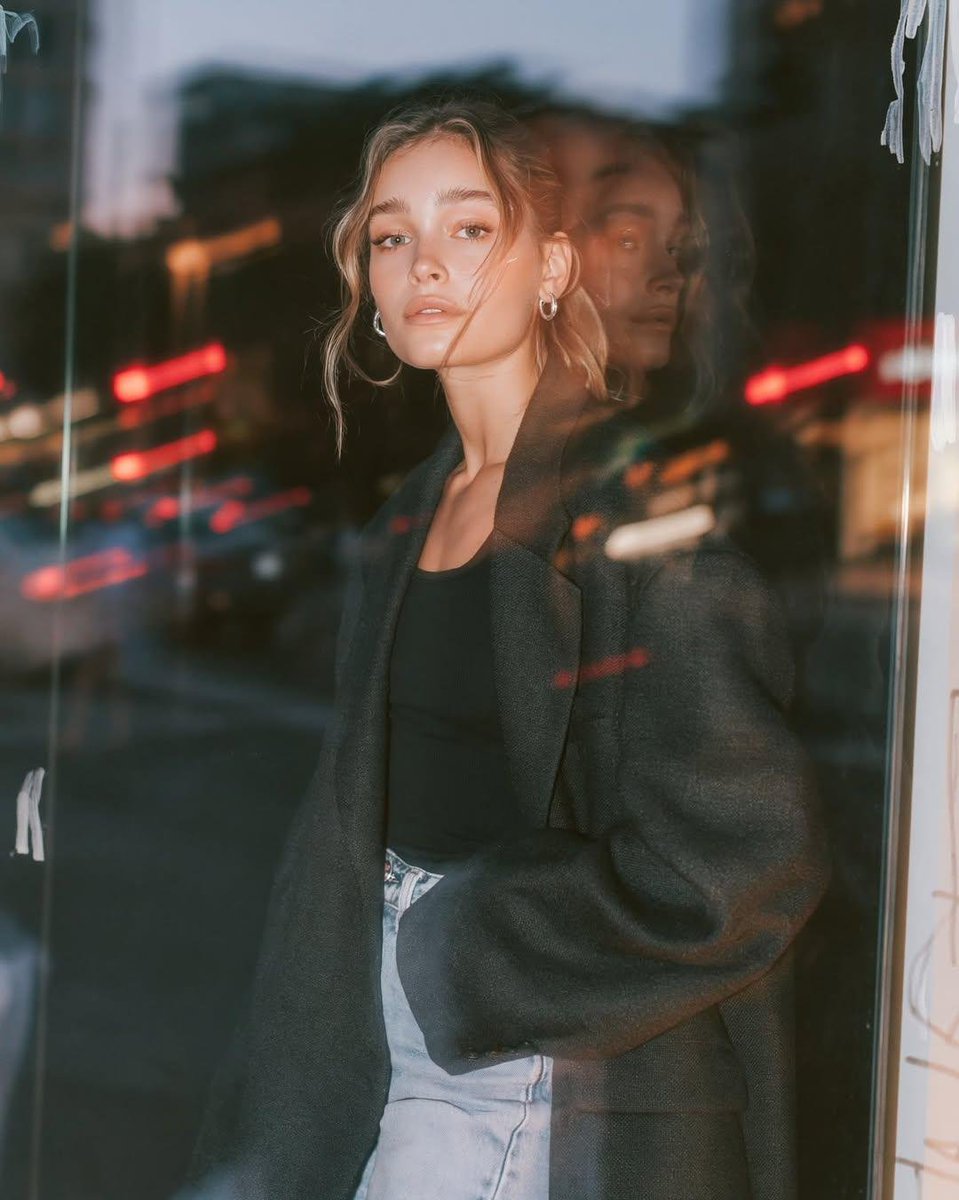 Editorial Fashion Portrait at Blue Hour (1/4)