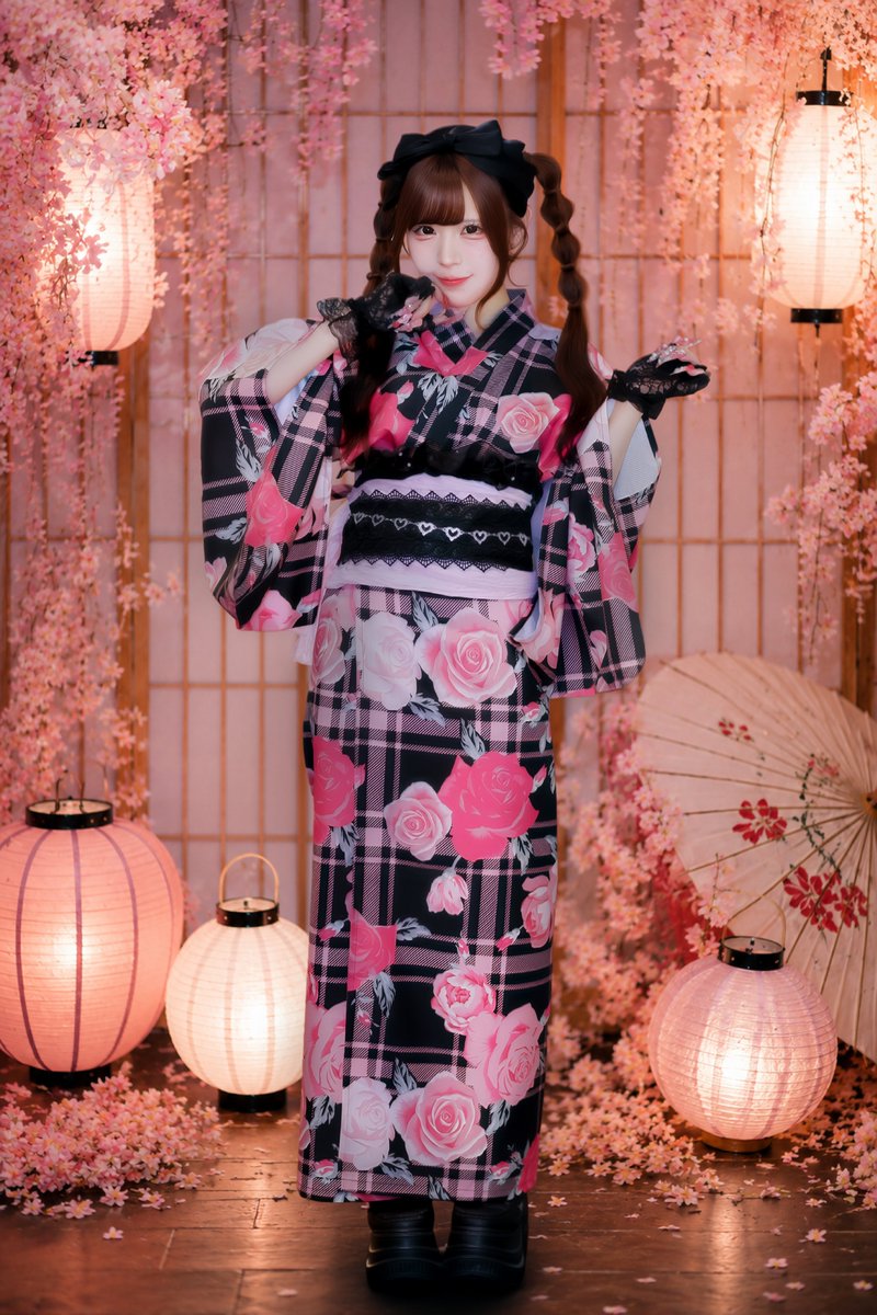 Ritratto Idol Yukata Fiori di Ciliegio (1/4)