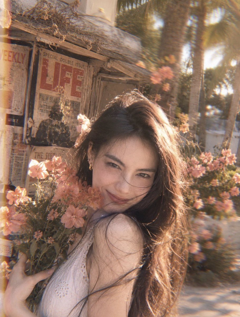 Retro Film Flower Portrait (1/2)