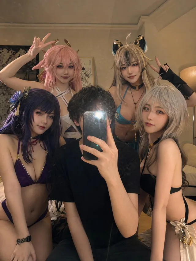 애니메이션 코스프레 거울 셀카
